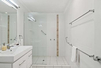 Eden Lodge - Coogee Beach Accommodation 4