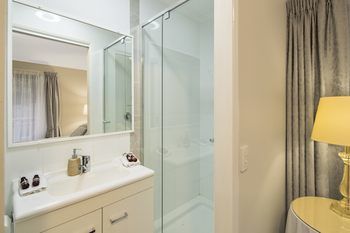 Eden Lodge - Coogee Beach Accommodation 5