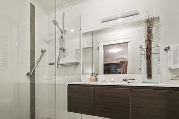 Eden Lodge - Coogee Beach Accommodation 6