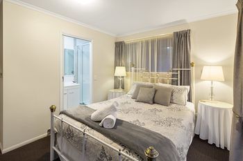 Eden Lodge - Coogee Beach Accommodation 11