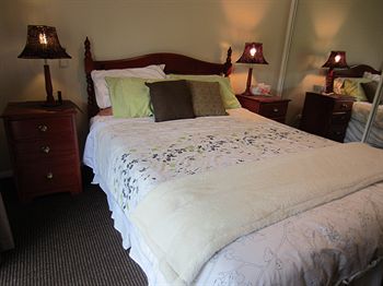 Eden Lodge - Coogee Beach Accommodation 0