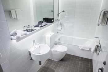 ADGE Boutique Apartment Hotel - Coogee Beach Accommodation 13