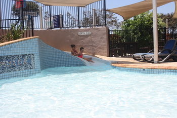 Mylos Apartments - Coogee Beach Accommodation 3