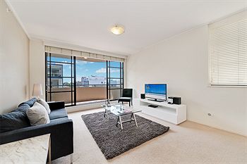 Wyndel Apartments - Apex - Coogee Beach Accommodation 2