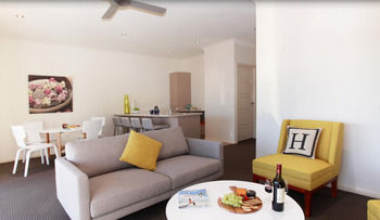 H Boutique Hotel - Coogee Beach Accommodation 26