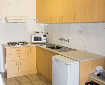 Tumut Valley Motel - Coogee Beach Accommodation 7