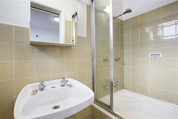 Brown Jug Inn Hotel - Coogee Beach Accommodation 0