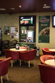 Brown Jug Inn Hotel - Coogee Beach Accommodation 13