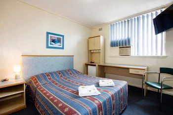 Brown Jug Inn Hotel - Coogee Beach Accommodation 14