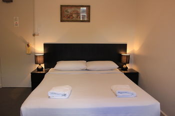 Greenwich Inn Sydney Hotel - Coogee Beach Accommodation 0