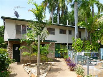 Palm Court Budget Motel Hostel/Backpackers - Coogee Beach Accommodation 2