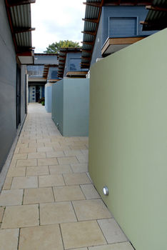 By The Beach B&B And Apartments - Coogee Beach Accommodation 3