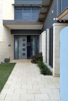 By The Beach B&B And Apartments - Coogee Beach Accommodation 4