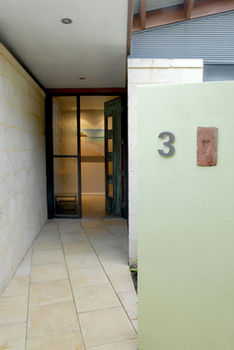 By The Beach B&B And Apartments - Coogee Beach Accommodation 7