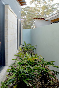 By The Beach B&B And Apartments - Coogee Beach Accommodation 8