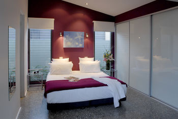 By The Beach B&B And Apartments - Coogee Beach Accommodation 9