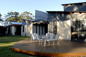 By The Beach B&B And Apartments - Coogee Beach Accommodation 11