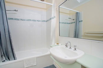 Ingenia Holidays Lake Macquarie - Coogee Beach Accommodation 14