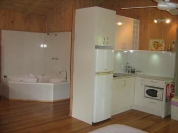 Belle's At Montville - Coogee Beach Accommodation 7
