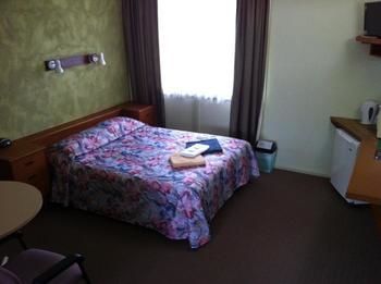 Bushmans Retreat Motor Inn - Coogee Beach Accommodation 11