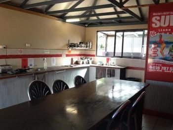Noosa Backpackers Resort - Hostel - Coogee Beach Accommodation 12