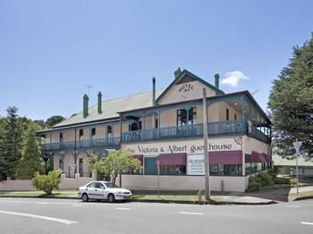The Victoria & Albert Guesthouse - Coogee Beach Accommodation 0