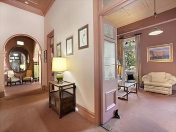 The Victoria & Albert Guesthouse - Coogee Beach Accommodation 11