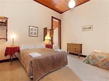 The Victoria & Albert Guesthouse - Coogee Beach Accommodation 13