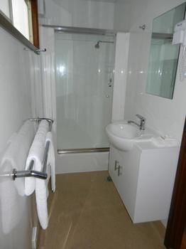 Gundagai Cabins & Tourist Park - Coogee Beach Accommodation 0