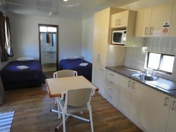 Gundagai Cabins & Tourist Park - Coogee Beach Accommodation 3