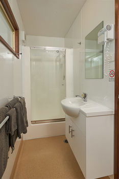 Gundagai Cabins & Tourist Park - Coogee Beach Accommodation 11