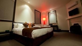 Burwood Inn Merewether - Coogee Beach Accommodation 0