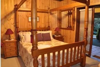 Peppertree Cottage - Coogee Beach Accommodation 2