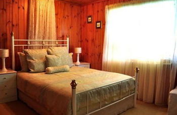 Peppertree Cottage - Coogee Beach Accommodation 8
