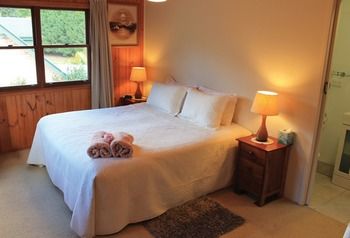 Peppertree Cottage - Coogee Beach Accommodation 16