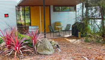 Valley Farm Vineyard Cottages - Coogee Beach Accommodation 13