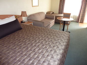 Best Western Coachman's Inn Motel - Coogee Beach Accommodation 0