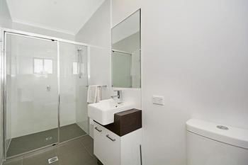 Cooroy Luxury Motel Apartments Noosa - Coogee Beach Accommodation 0