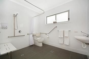 Cooroy Luxury Motel Apartments Noosa - Coogee Beach Accommodation 1