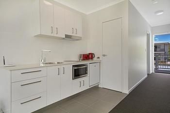 Cooroy Luxury Motel Apartments Noosa - Coogee Beach Accommodation 13