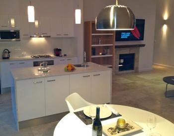 Deja Vu Estate - Coogee Beach Accommodation 10