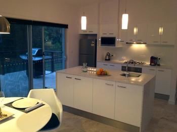 Deja Vu Estate - Coogee Beach Accommodation 11