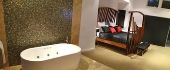 Deja Vu Estate - Coogee Beach Accommodation 13
