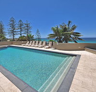 Clubb Coolum Beach Resort - Coogee Beach Accommodation