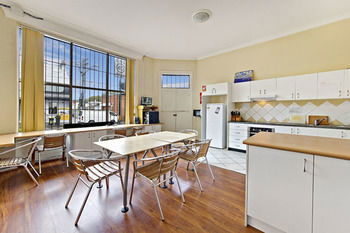 Sinclairs City Hostel - Coogee Beach Accommodation 7