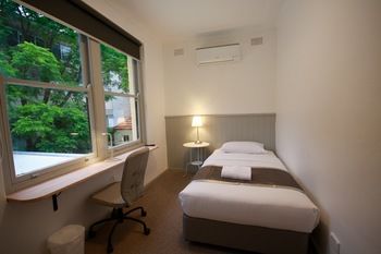 Dalziel Lodge - Coogee Beach Accommodation 13