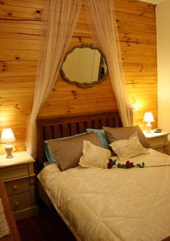 A Settler's Cottage - Coogee Beach Accommodation 7