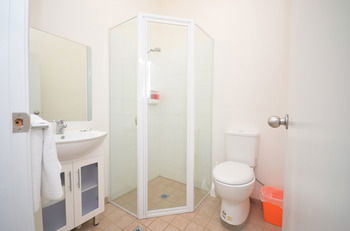 The Hallows Accommodation - Coogee Beach Accommodation 2