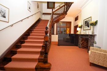 The Hallows Accommodation - Coogee Beach Accommodation 5