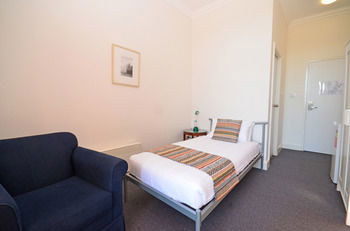 The Hallows Accommodation - Coogee Beach Accommodation 14